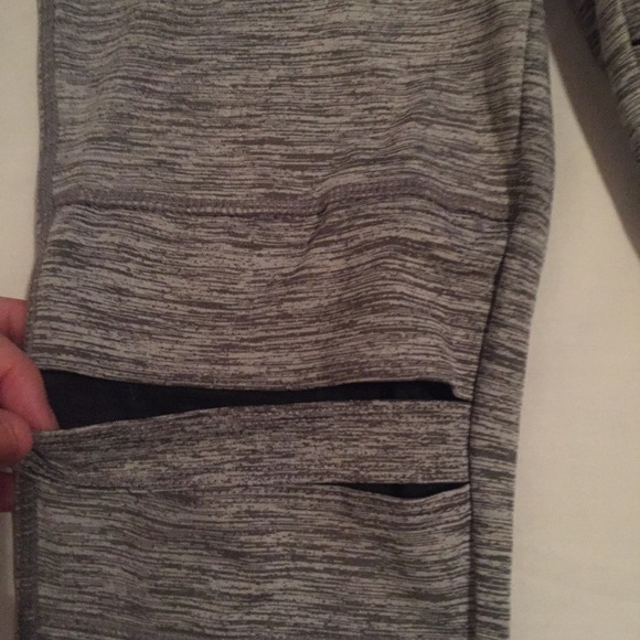 Cloud Chaser Leggings with Slit Cutouts on legs! Cute! Gray Vented Medium Yoga - Picture 5 of 7